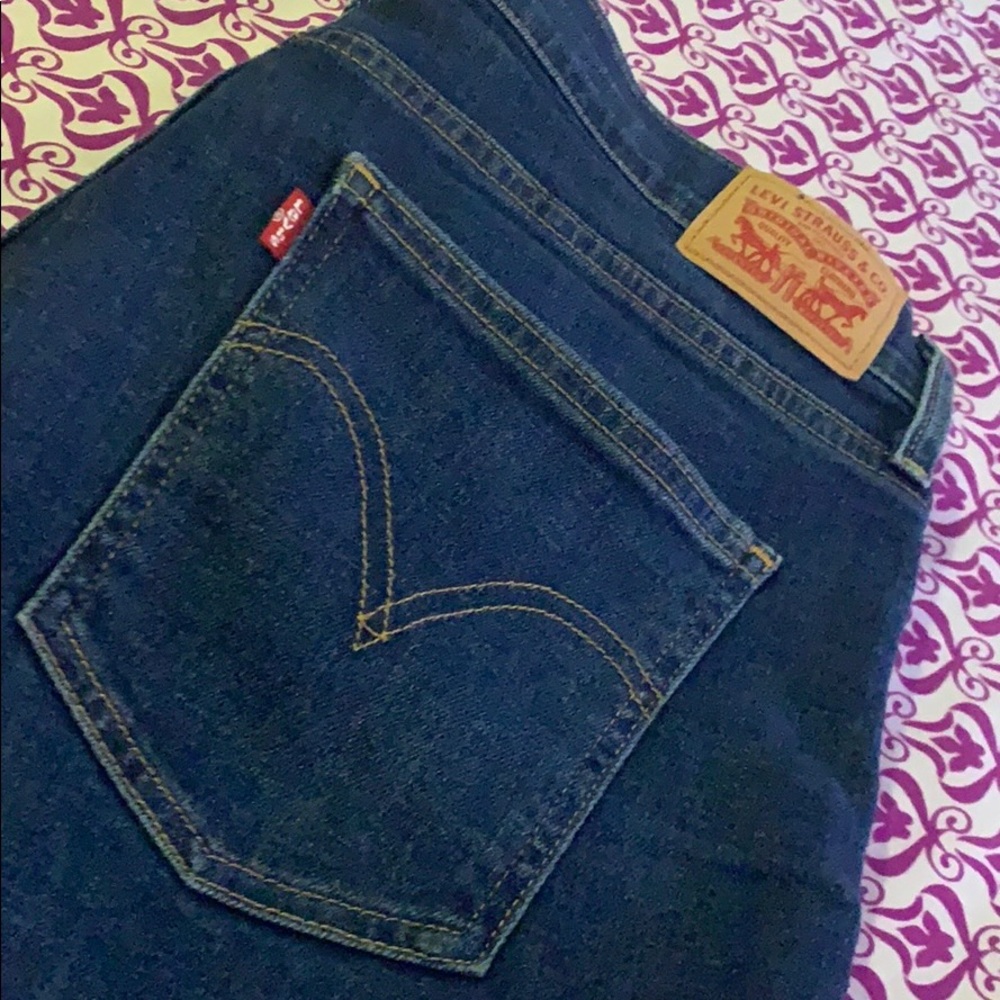 LEVI’S Women’s High Rise Shorts